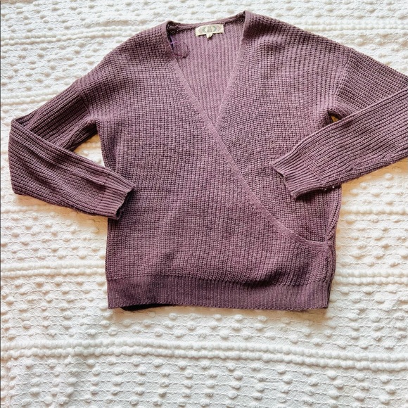 Womens eggplant sweater - Picture 1 of 4